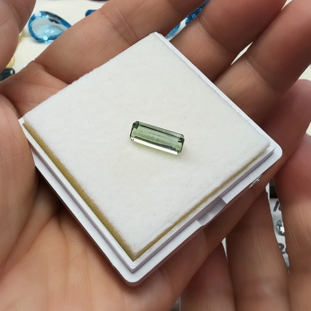 未镶嵌珠宝半成品碧玺抢购福利全净超闪天然碧玺卡12.8×5毫米