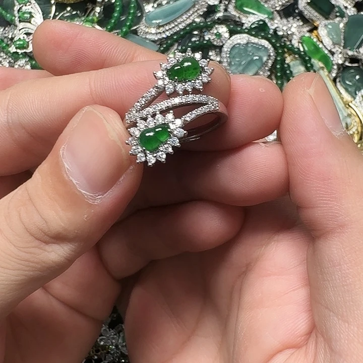 翡翠未镶嵌戒指天然A货翡翠放漏