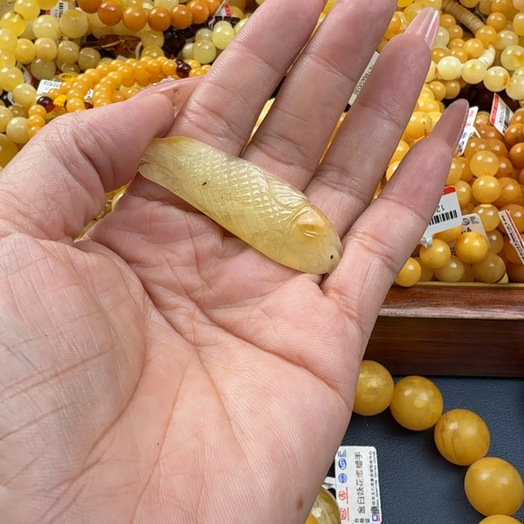 琥珀未镶嵌珠宝奇石