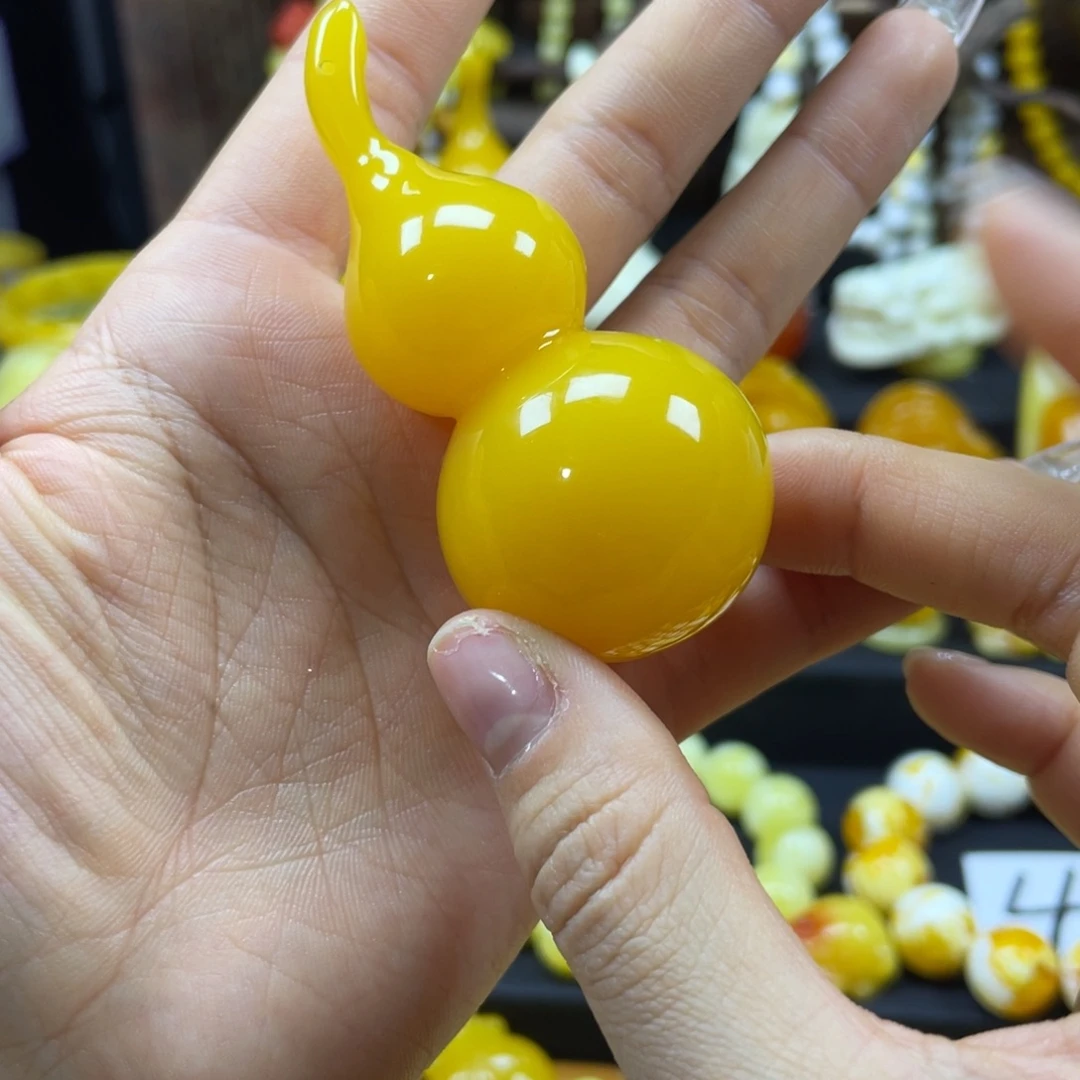 D***。鸡油黄中号葫芦吊坠