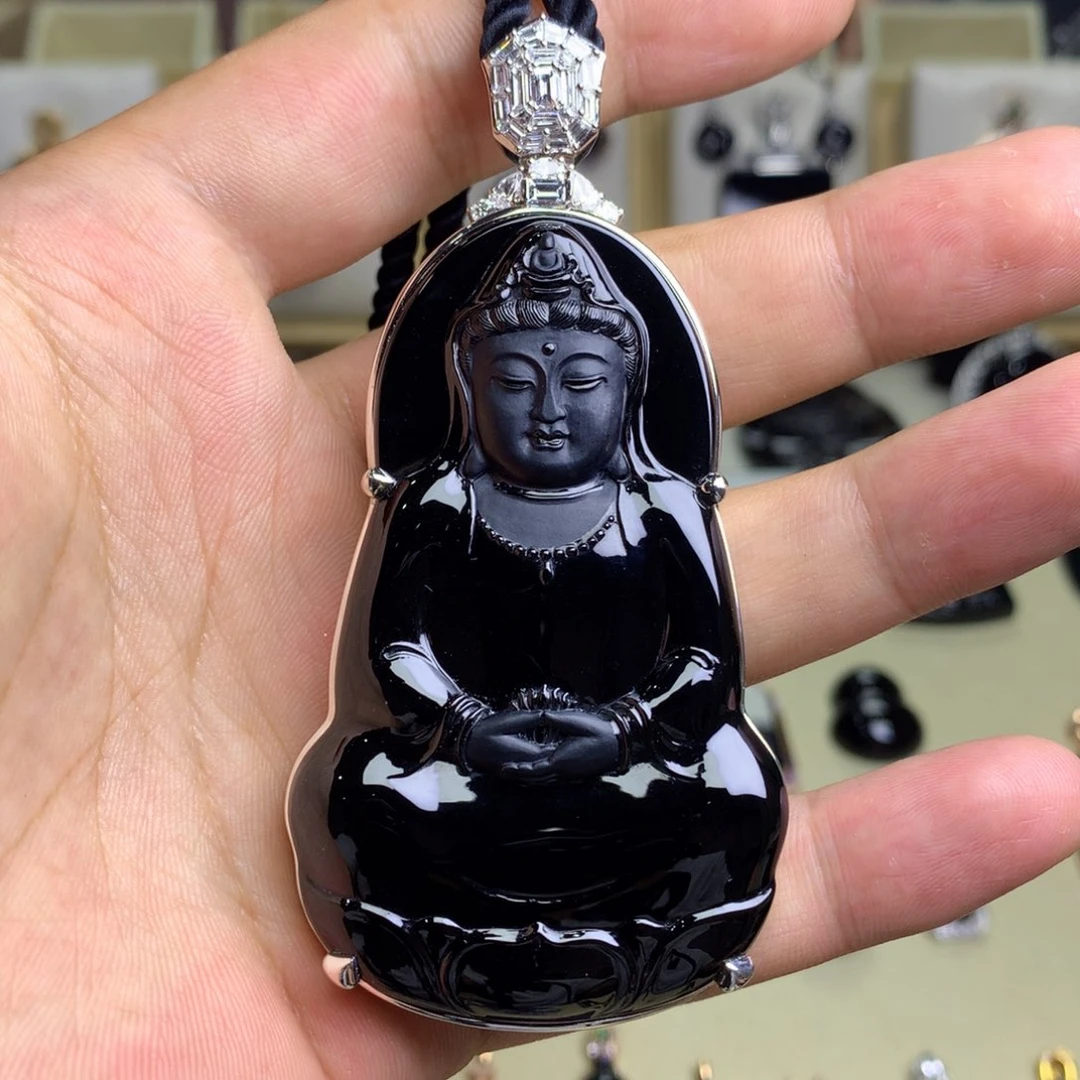 颈饰18K金镶嵌翡翠墨翠观音