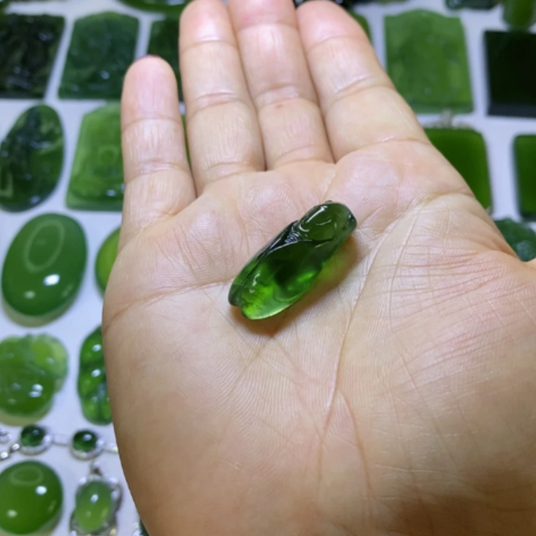 【闪购商品】蛇纹石玉颈饰未镶嵌