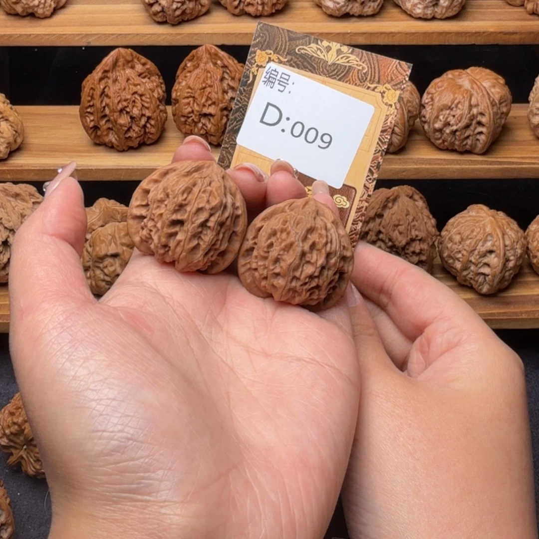 核桃d009宫灯小手捻3.4