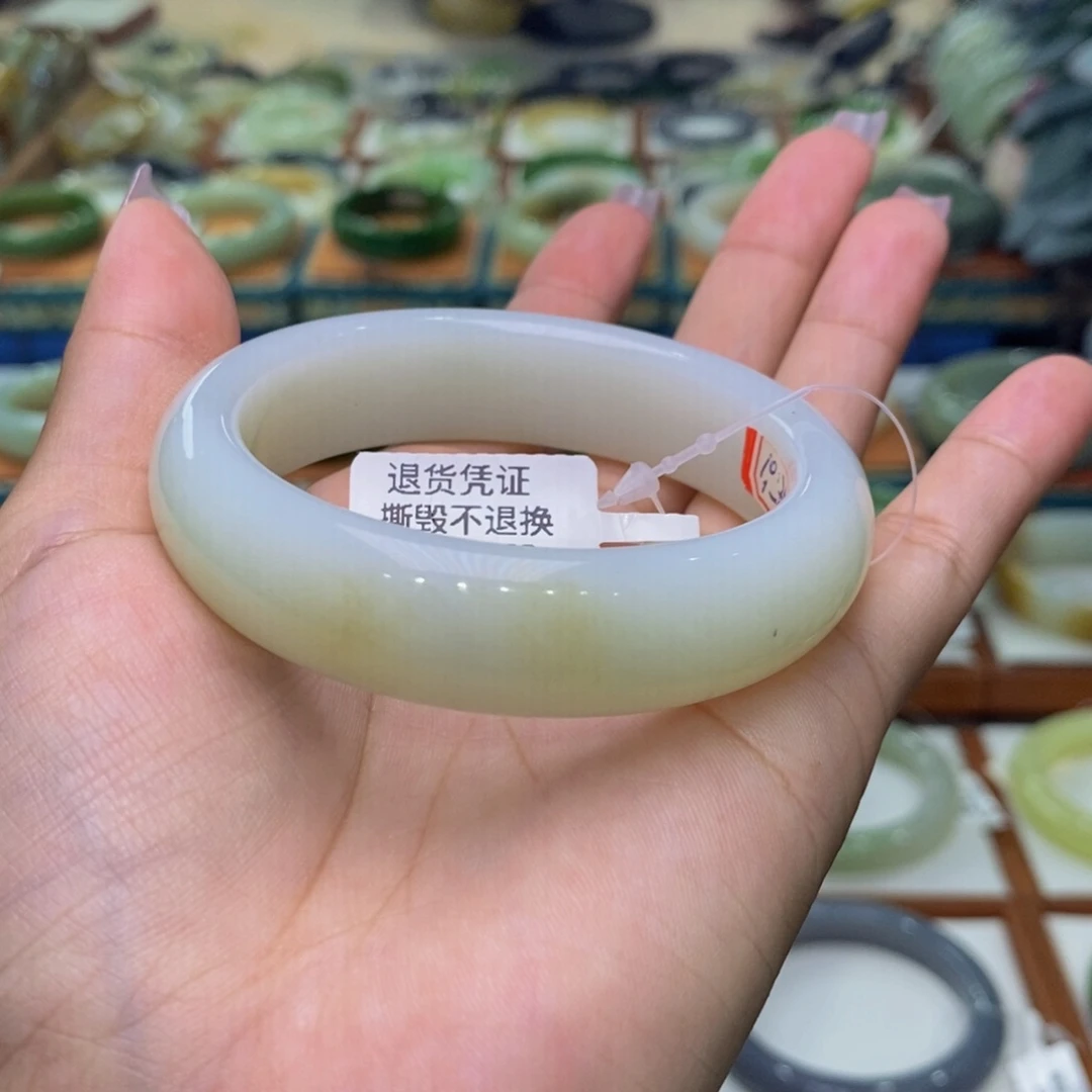 未镶嵌手镯和田玉和田玉且末白飘糖54