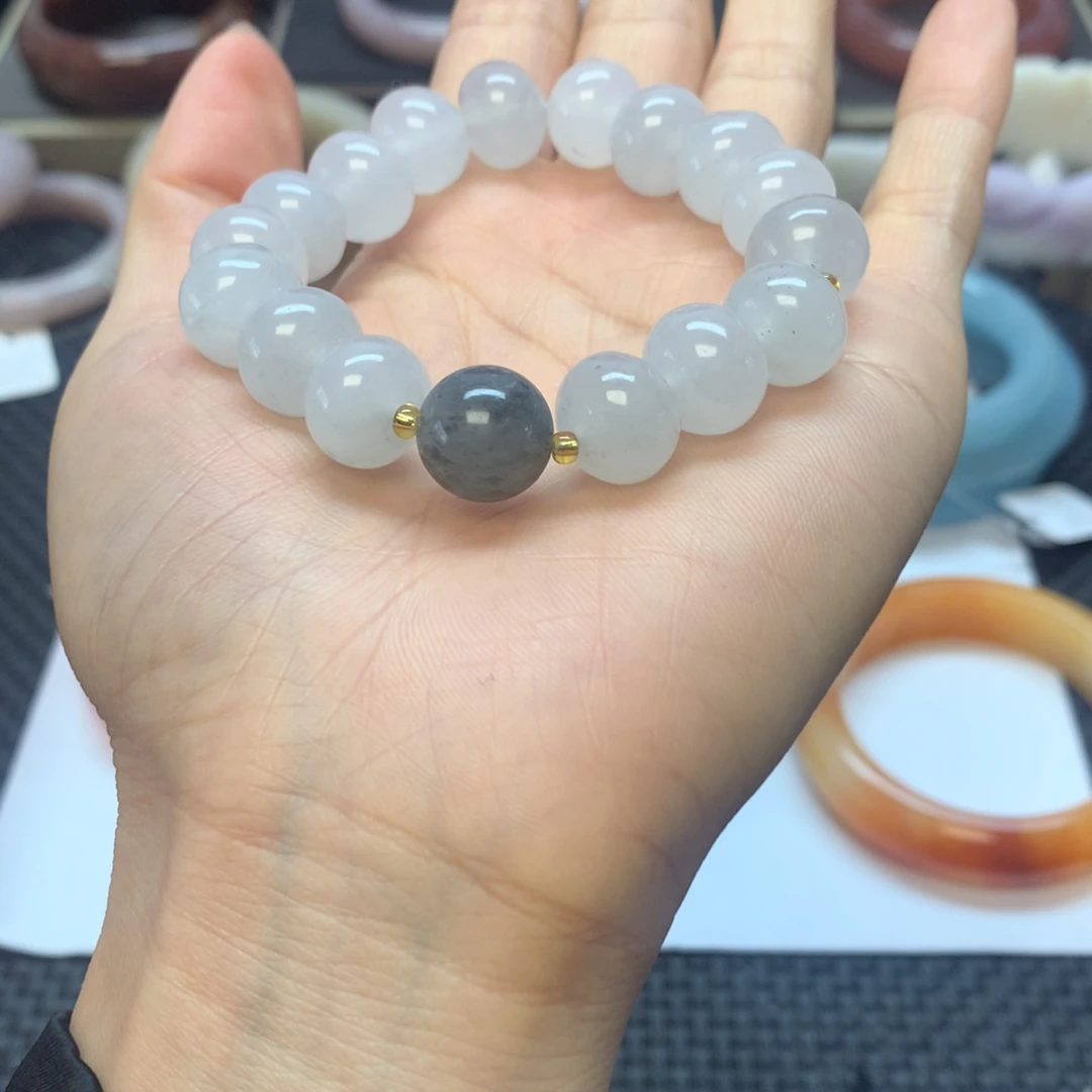 石英岩玉未镶嵌手镯