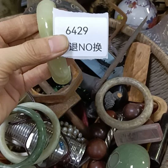 霸***姐瓷片6429号工艺品