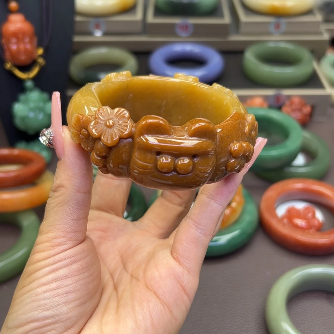 未镶嵌手镯石英岩玉大**乔