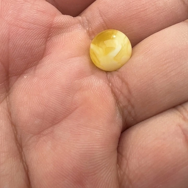 披***肠未镶嵌琥珀珠宝奇石单珠