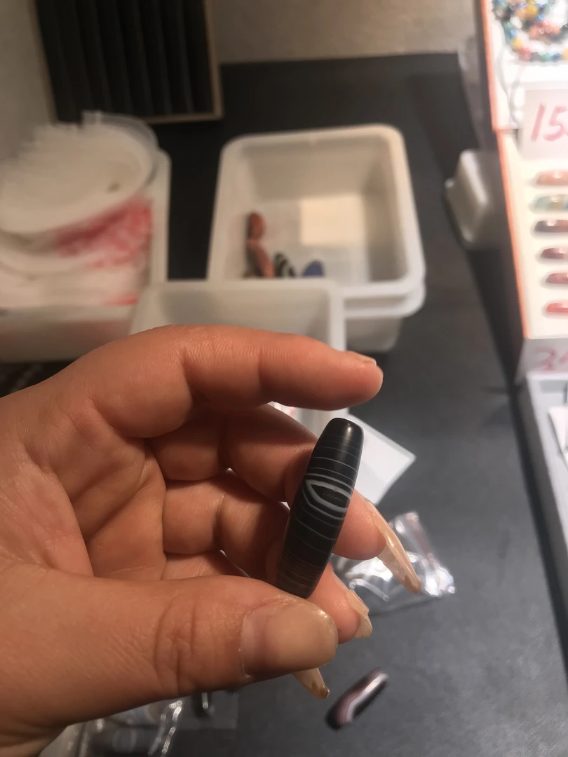 缠丝玛瑙带眼勒子
