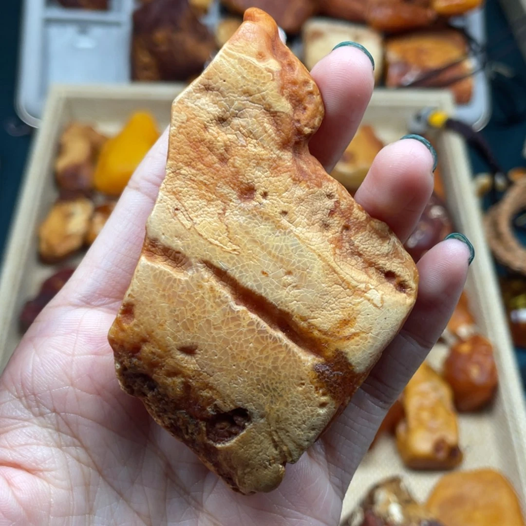 琥珀未镶嵌珠宝奇石