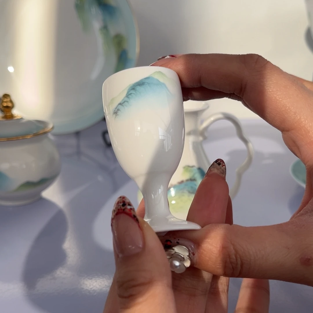 瓷片江山如画小酒杯