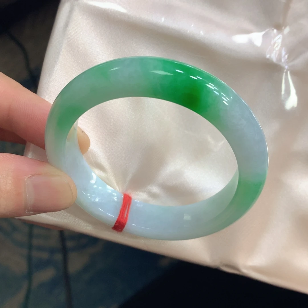 翡翠未镶嵌手镯翡翠