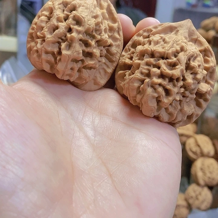 【闪购商品】文玩核桃把件44/45麒麟纹官帽