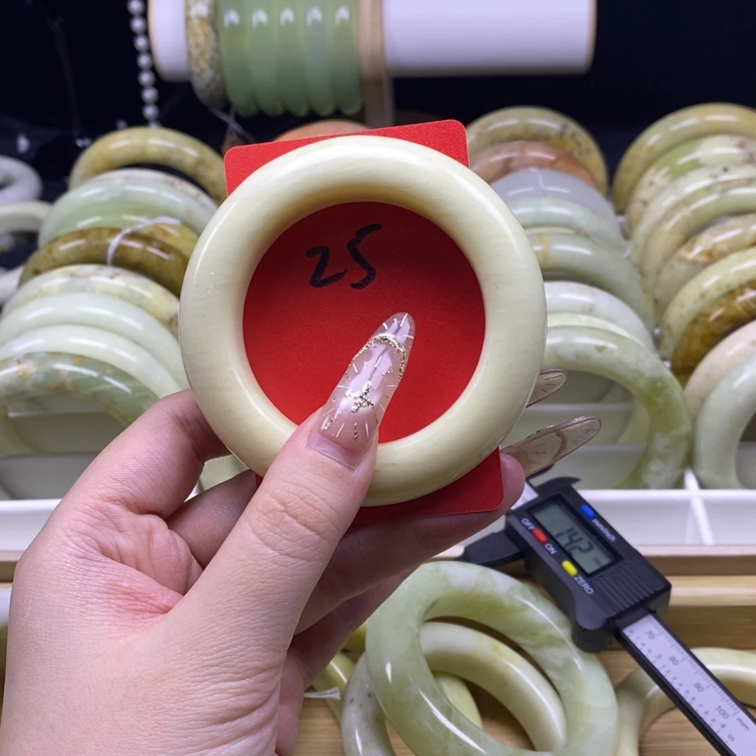 蛇纹石玉未镶嵌手镯52.7