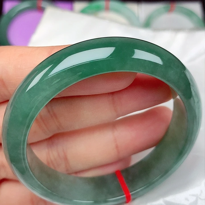 翡翠手镯未镶嵌54.6圈口