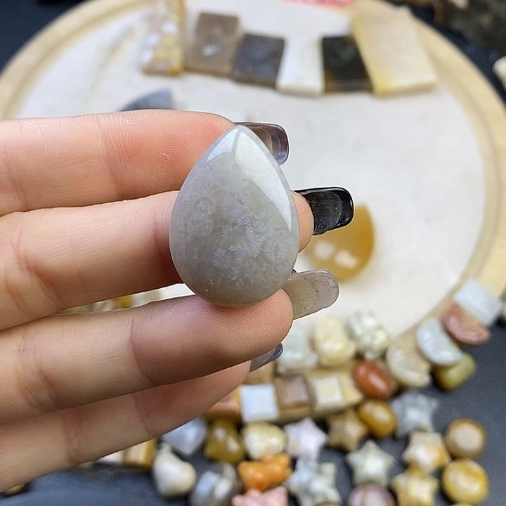 硅化玉未镶嵌颈饰14