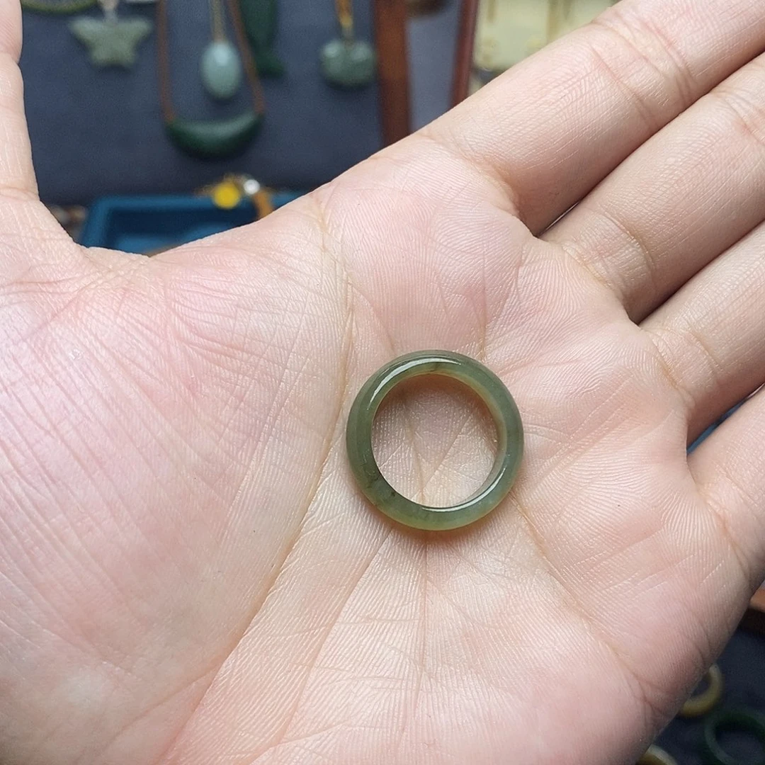 和田玉未镶嵌颈饰圈口18