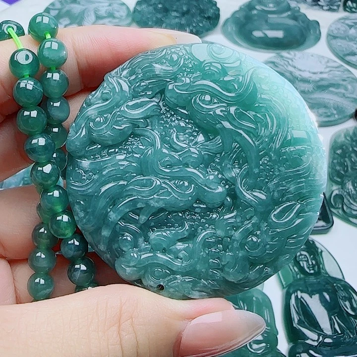 翡翠未镶嵌颈饰多样性发货天然的A货翡翠