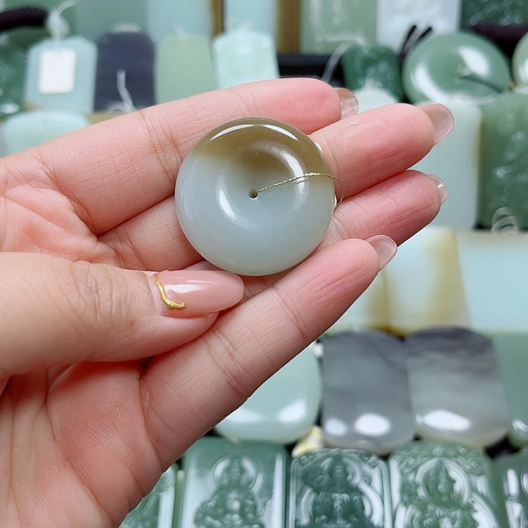 和田玉（糖玉）未镶嵌颈饰