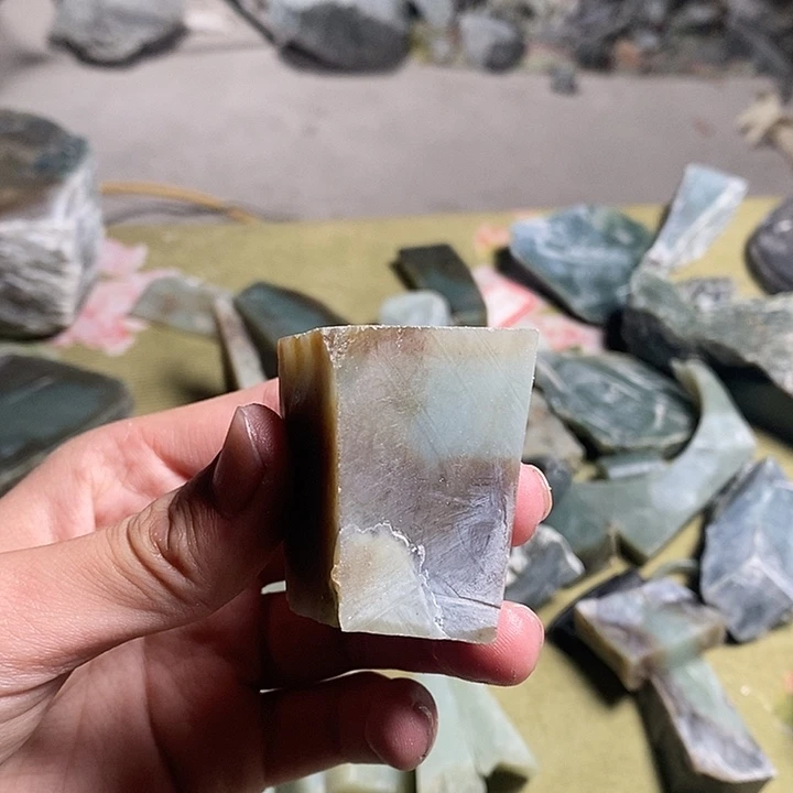 我***由和田玉（糖玉）未镶嵌珠宝半成品