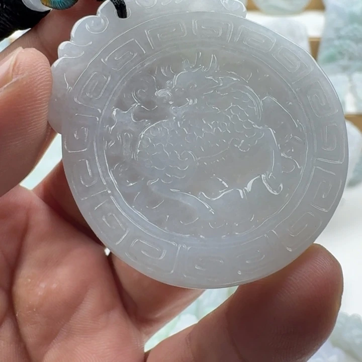 翡翠未镶嵌颈饰天然缅甸A货翡翠