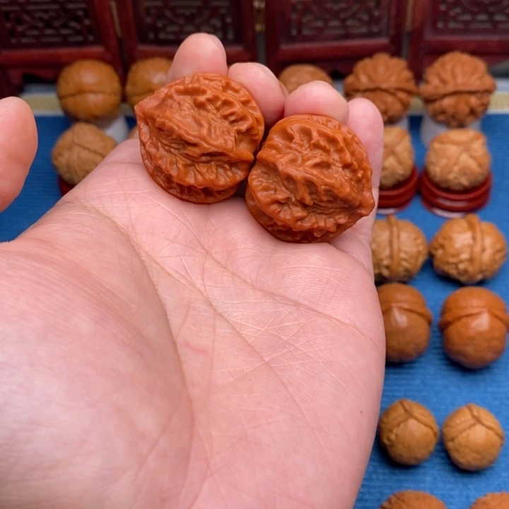 文玩核桃把件帝王龙脊