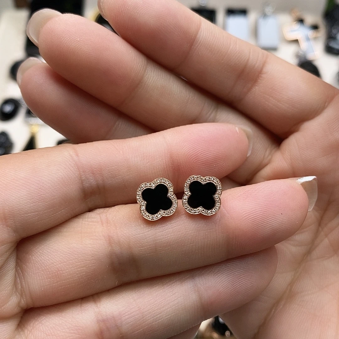 18K金镶嵌翡翠耳饰
