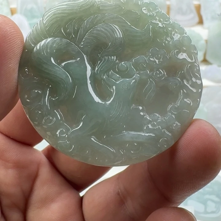 翡翠未镶嵌颈饰天然缅甸A货翡翠