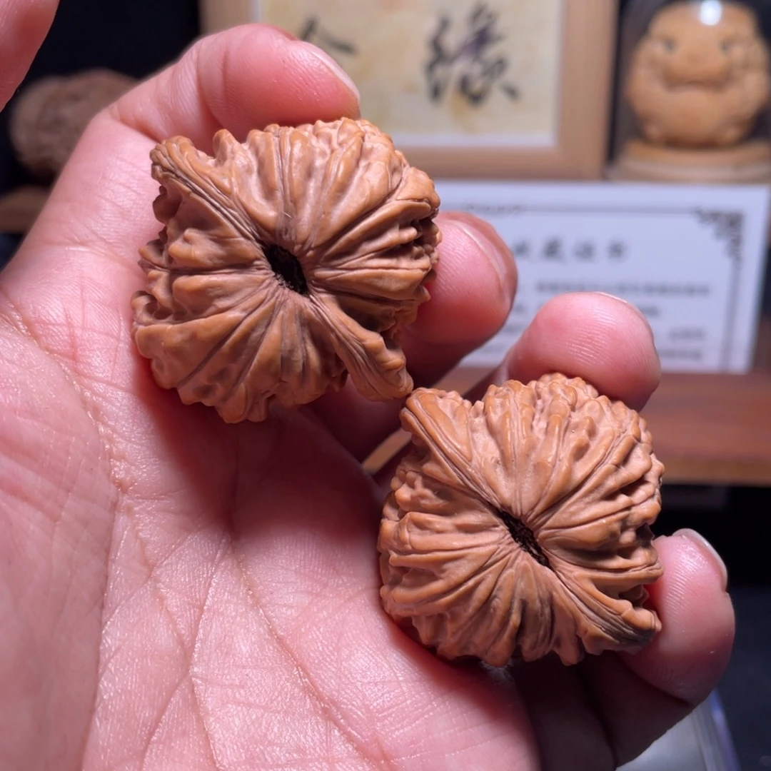 Ｈ***ｙ文玩核桃把件汉高楼41尺