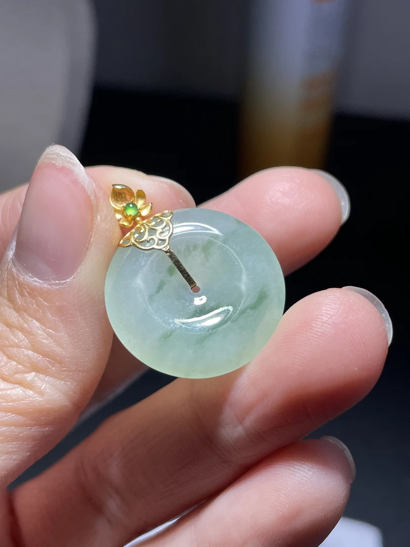 18k金天然a货翡翠吊坠