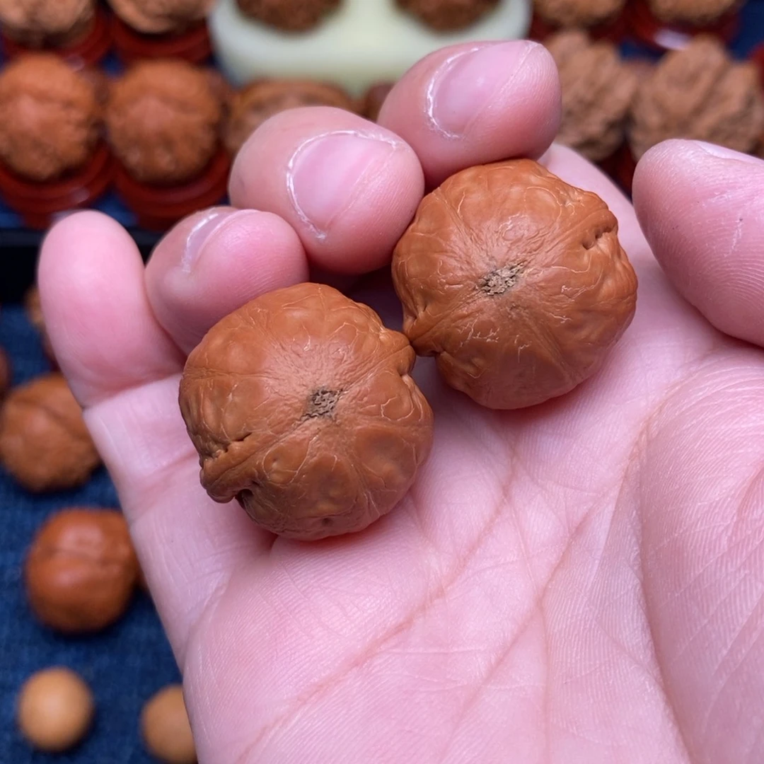 文玩核桃把件放****胡手捻