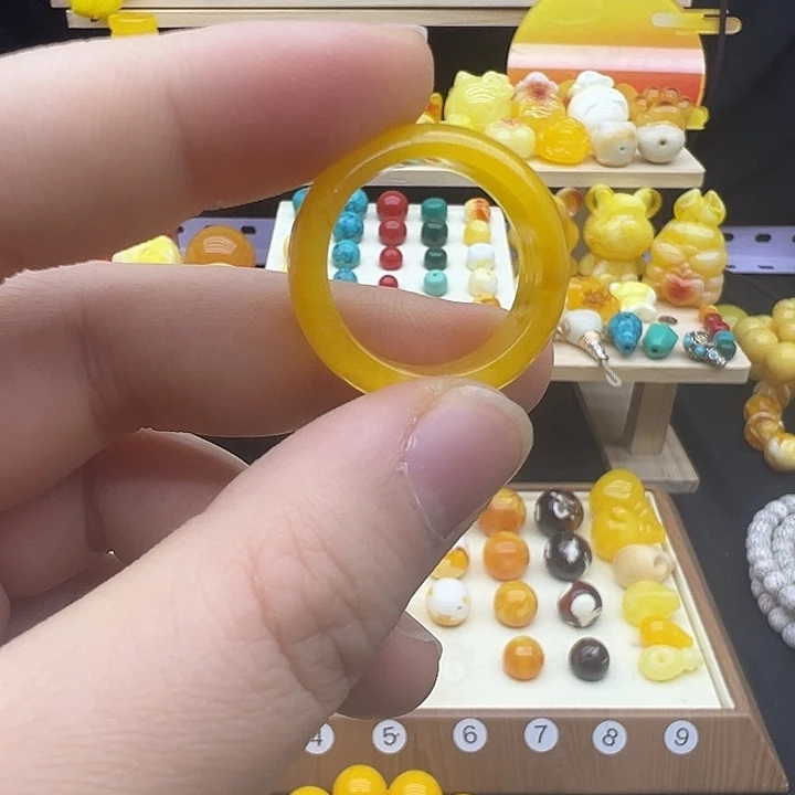 琥珀未镶嵌裸石配饰