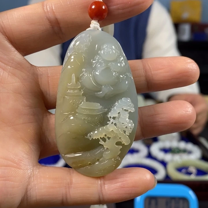 阿***福和田玉未镶嵌颈饰