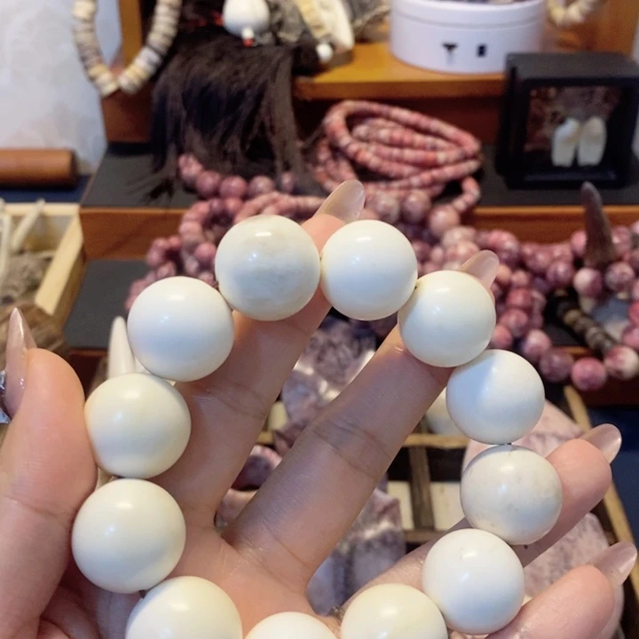 鹿骨把件?***雨养殖鹿手串白色微瑕