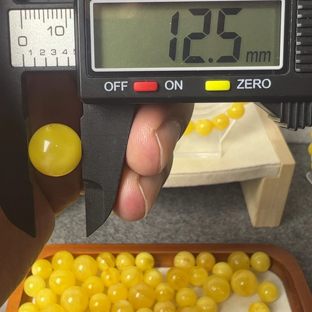 琥珀未镶嵌裸石微瑕046