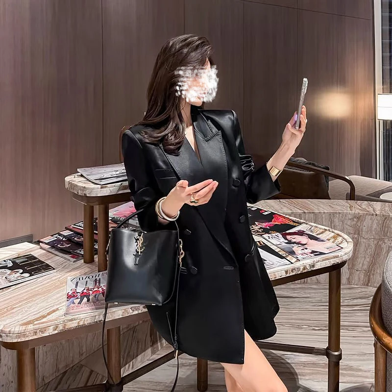 2025新款黑色赫本风高级大码休闲西装外套时尚气质高级感西服显瘦