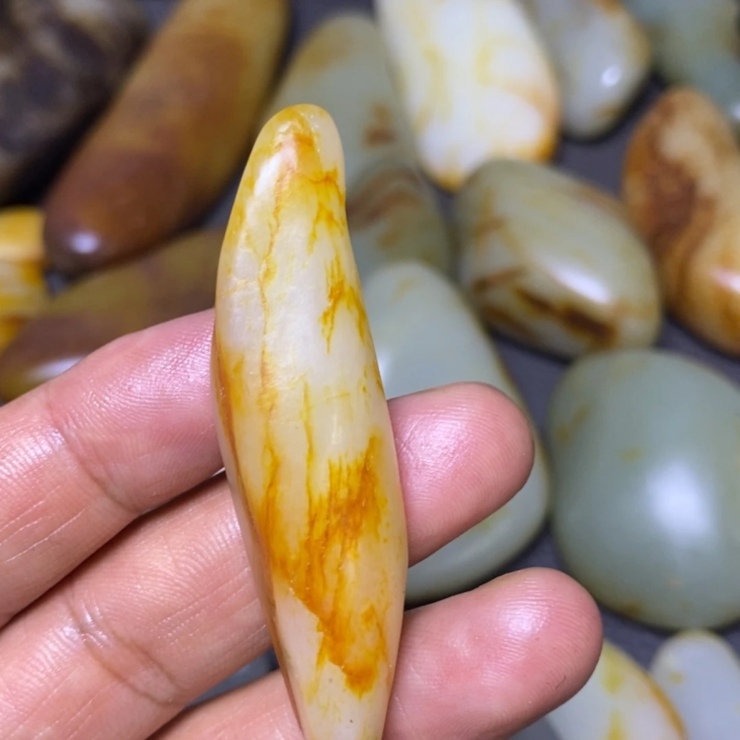 未镶嵌和田玉（糖玉）挂件