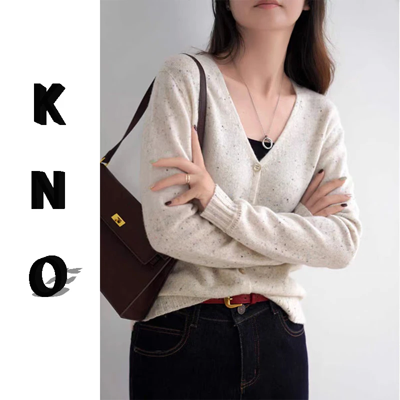 【KNO】早秋新款点子纱V领套头打底衫