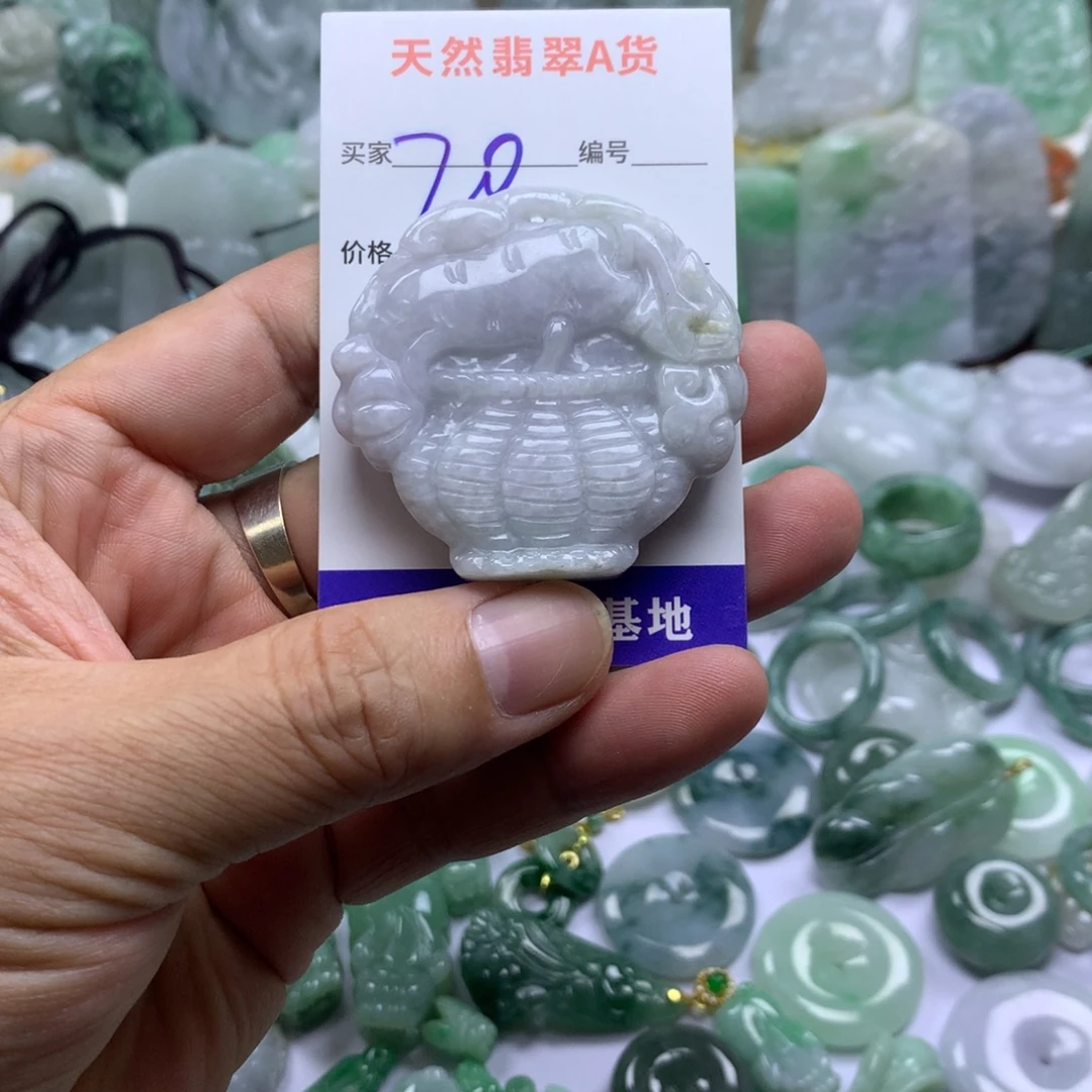 翡翠未镶嵌颈饰缅甸A货翡翠