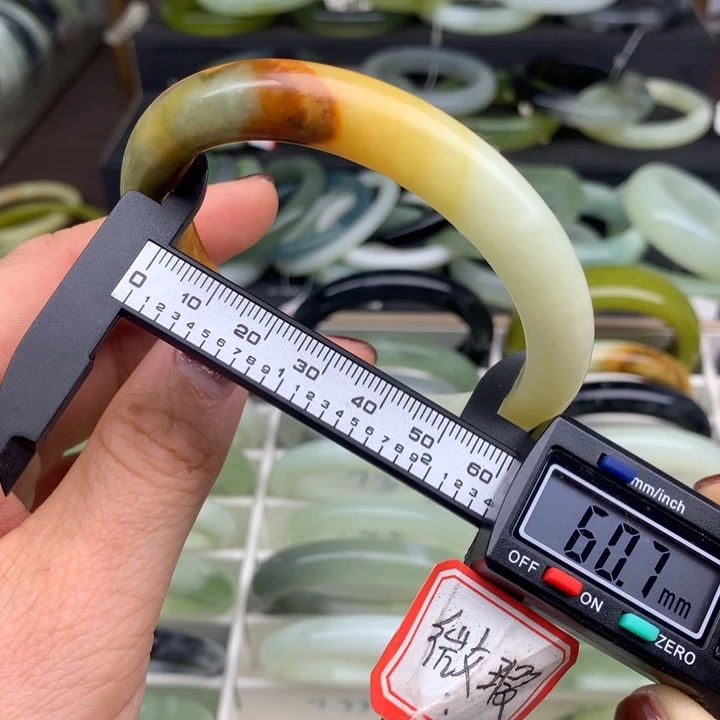 蛇纹石玉未镶嵌手镯733