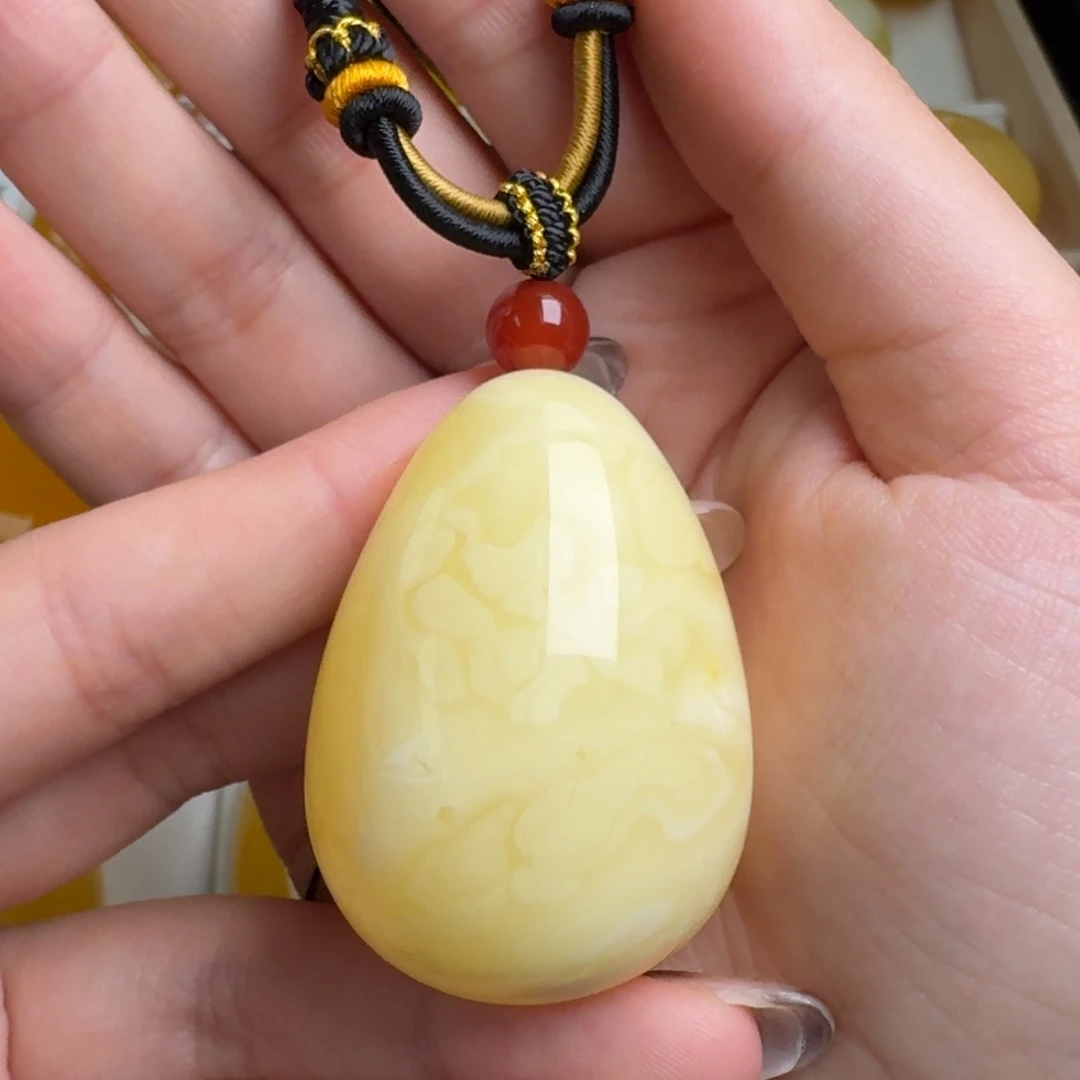 蜜蜡未镶嵌颈饰无优化无烤色无补胶无覆膜无辐照无煮蜜