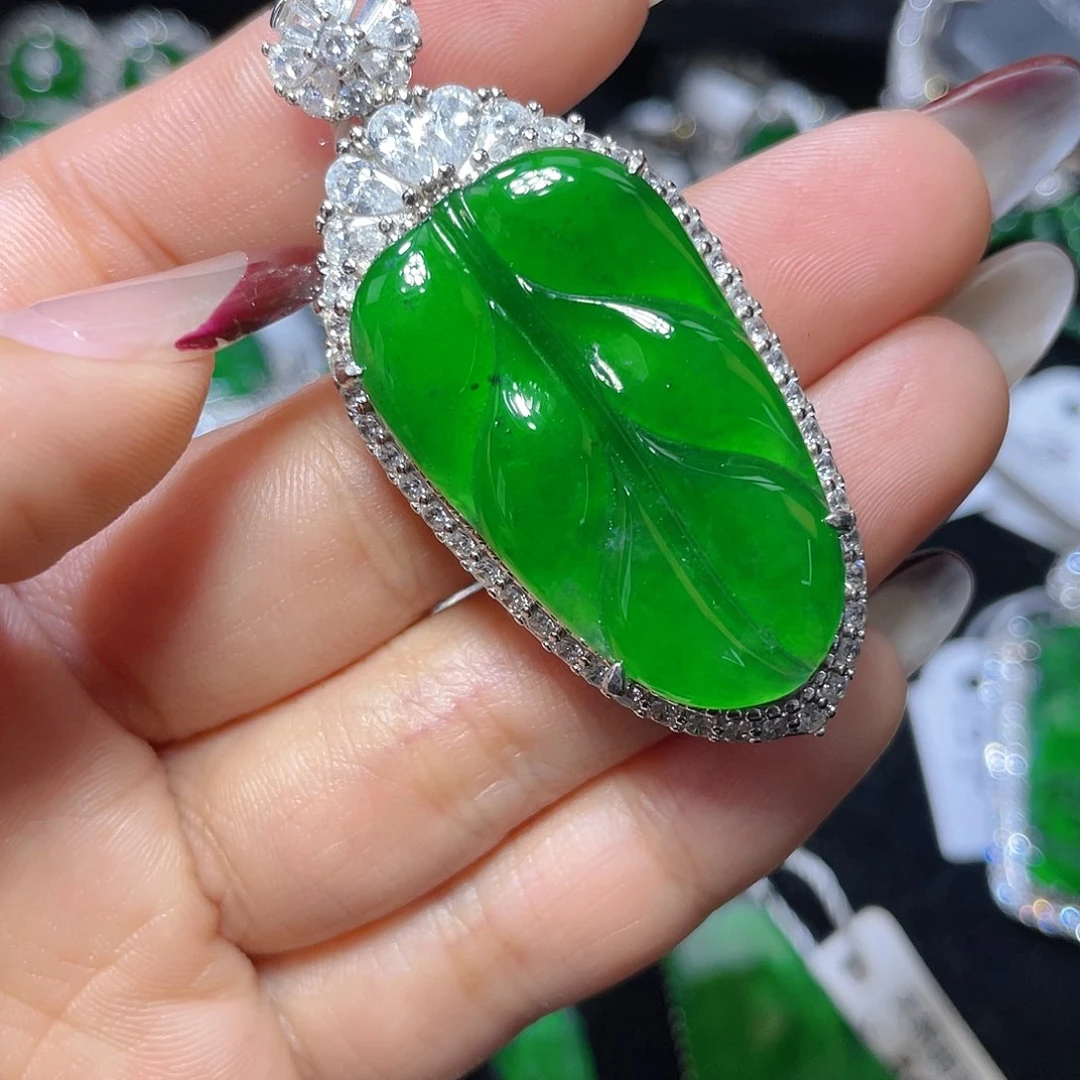 翡翠颈饰银S925镶嵌翡翠