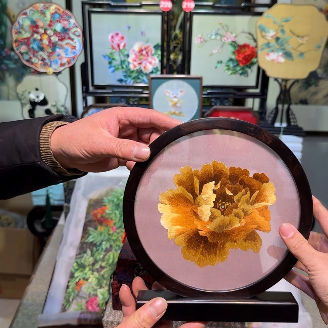 刺绣刺绣工艺精湛