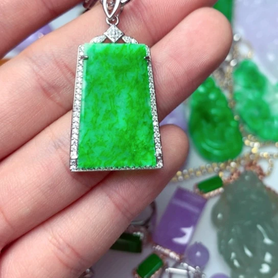 翡翠未镶嵌吊坠(不含链)