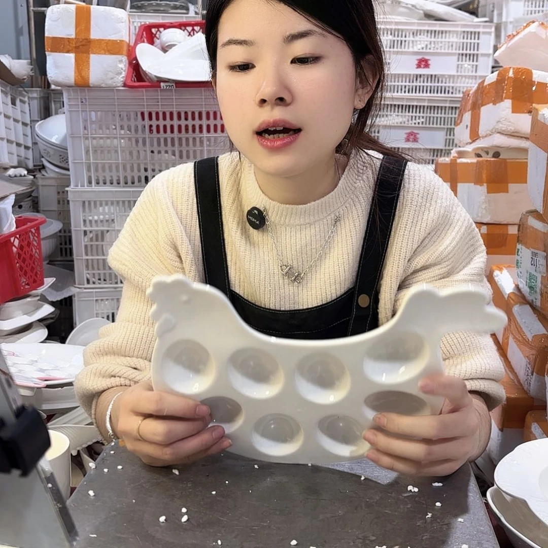 盘微瑕产品………鸡蛋盘一个