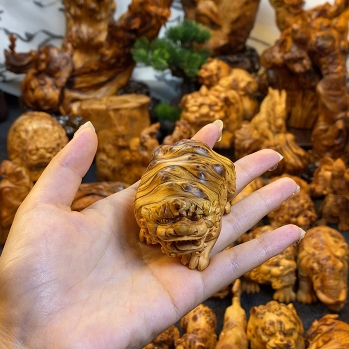 @***虎柏木貔貅手把件手把件