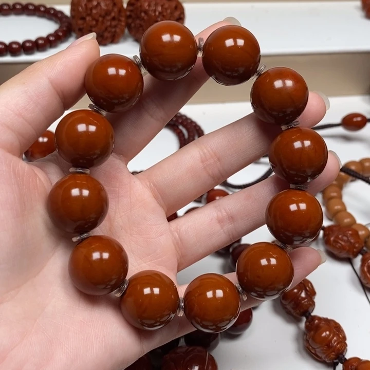 狼***橄榄核雕刻工艺的发展