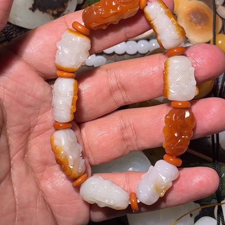 和田玉颈饰未镶嵌