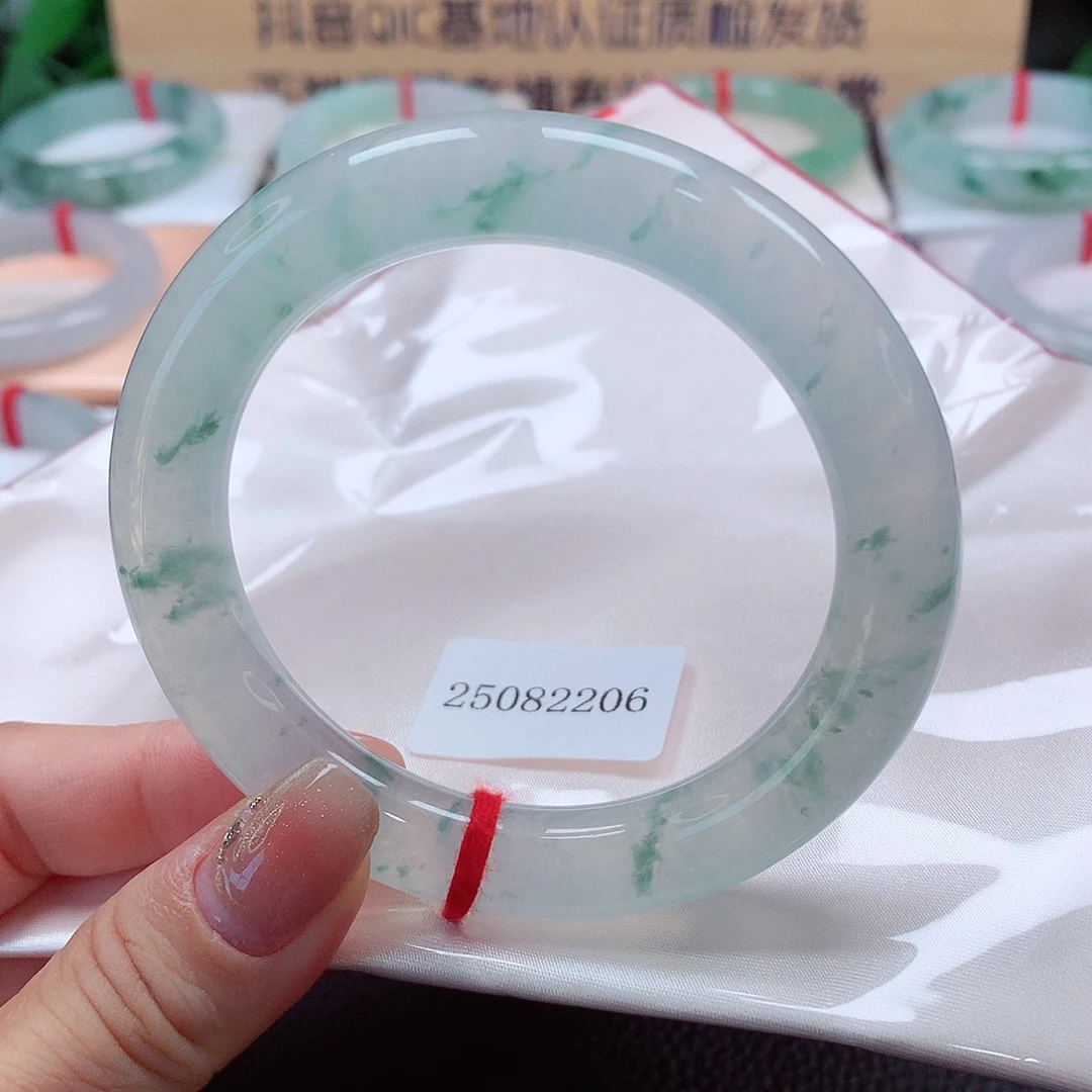 未镶嵌手镯（圆镯）翡翠货头位置，高货捡漏！全条起光