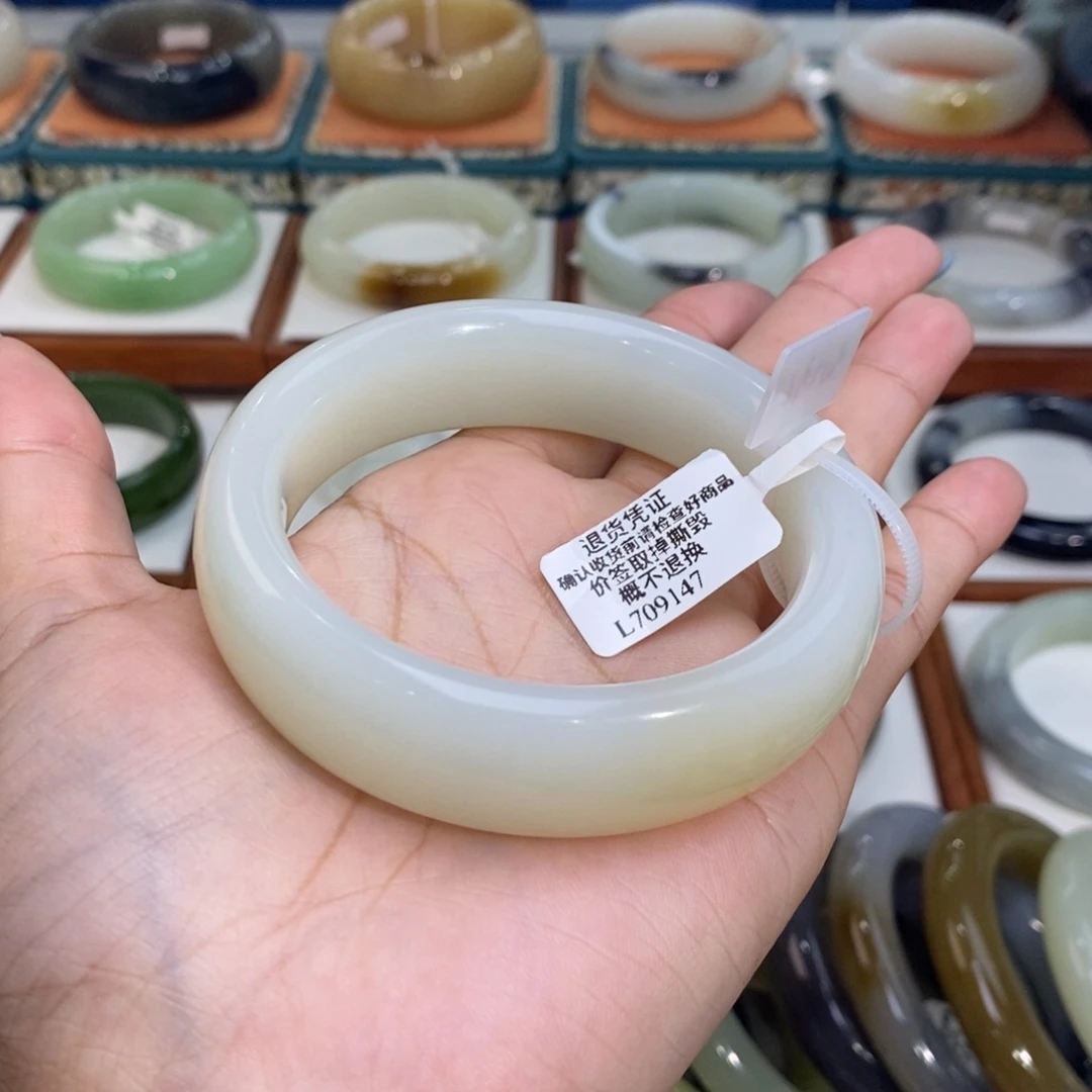 和田玉未镶嵌手镯和田玉且末暖白飘糖57